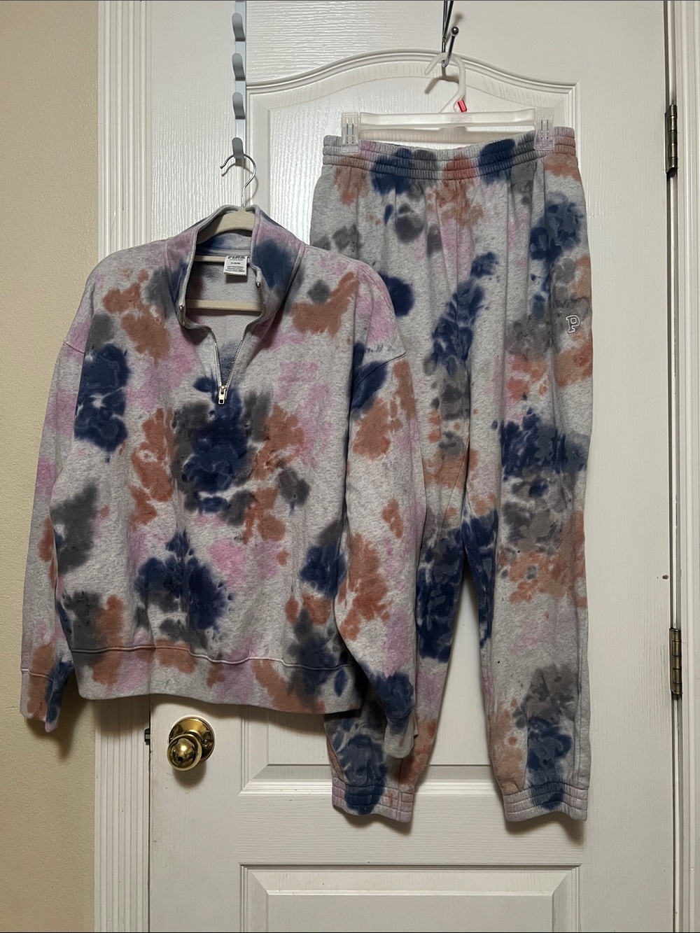 PINK vs Tie-Dye Set - Gray with Blue, Pink & Brown